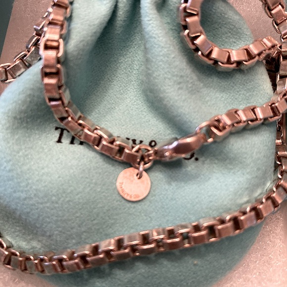 Tiffany&Co - Picture 3 of 7